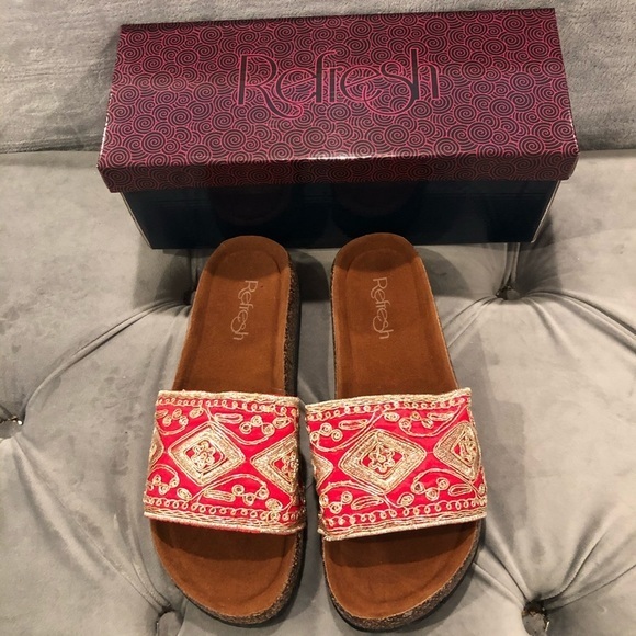 Red embroidered Sandy slide sandal - Picture 9 of 10